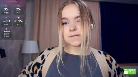 Hello everyone Im Lora Its my first day Were going to have fun together online show from October 30, 5:10 am