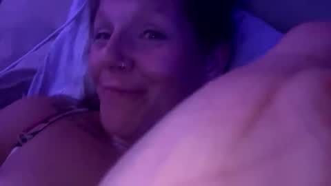 lesleymarie0404 online show from May 24, 9:19 am