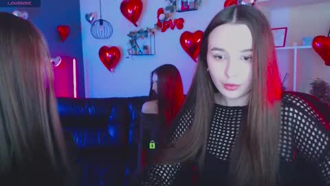 leslie_bird online show from February 18, 8:52 pm