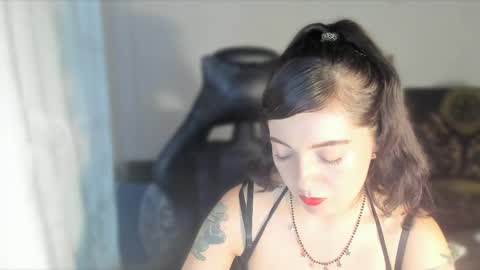 lestatdlion online show from April 25, 12:19 pm
