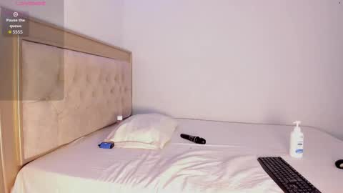 Letizia online show from November 30, 10:52 am