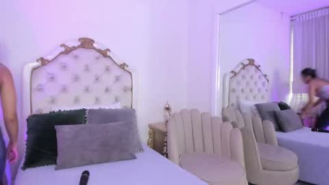    online show from September 30, 12:11 pm