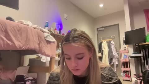 lexisRose online show from March 5, 4:02 am