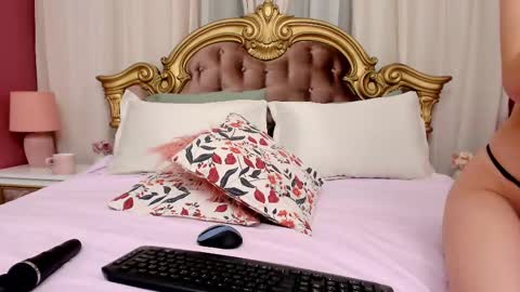 Luna online show from February 26, 6:36 pm