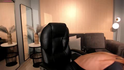 Lexie  online show from October 16, 9:17 pm