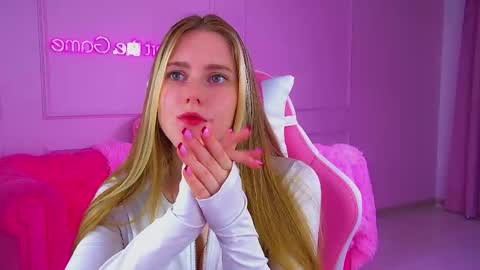 Lexi online show from September 25, 6:56 am