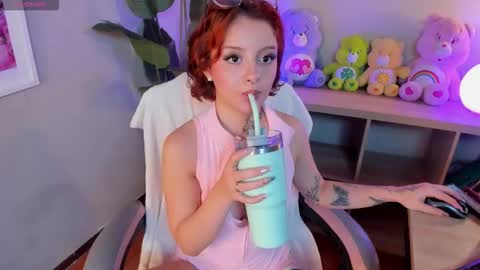 lexirouge           online show from March 27, 4:58 am