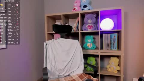lexirouge           online show from June 5, 4:38 am