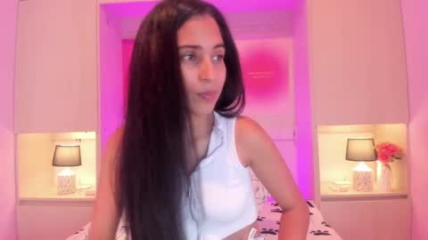 L I A  online show from October 9, 10:25 pm