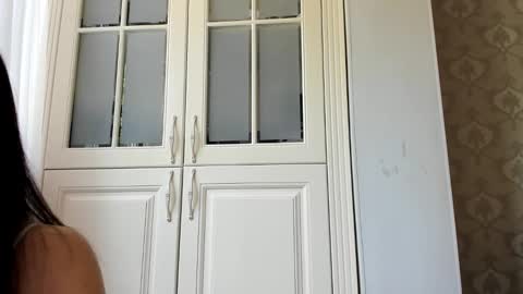 LEANNAA online show from September 14, 8:23 am