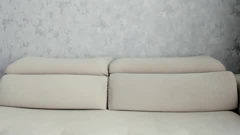 LEANNAA online show from March 15, 6:15 am