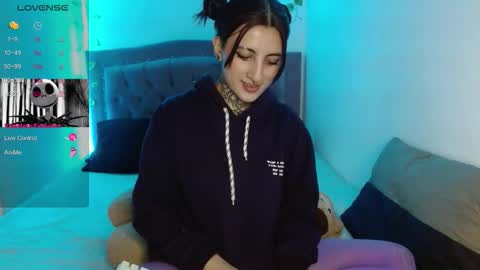 lia spicy   ig online show from October 20, 3:15 pm