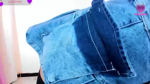 lia_morett online show from March 25, 1:47 pm