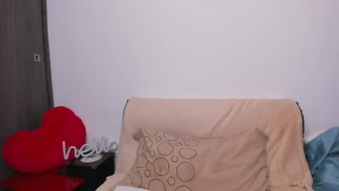 Little Queen Lia  online show from May 28, 11:24 pm