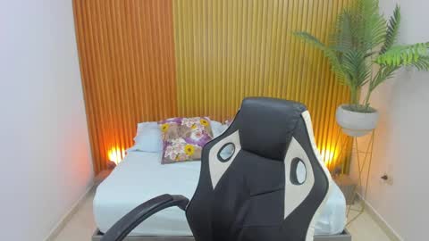 Lia  online show from February 23, 2:03 am