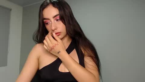   lia  online show from October 4, 3:12 am