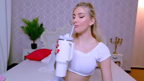 Lia online show from February 9, 9:22 am