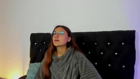 Liah  online show from November 13, 1:48 am