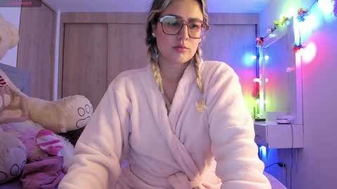 Lia  online show from November 5, 2:39 am