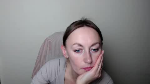 Lia online show from March 12, 1:36 pm