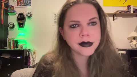 Libby Deetz online show from December 11, 10:03 am