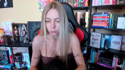 Anna online show from April 27, 8:11 am