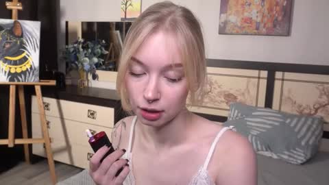 Ann online show from November 26, 7:04 pm