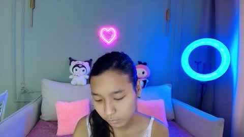 Lihn Pham online show from December 4, 3:42 am