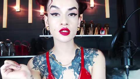 Liilith online show from December 13, 7:59 am