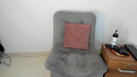 Lily Moore online show from December 20, 7:34 am