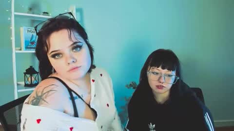 lika_pop online show from December 3, 5:43 am