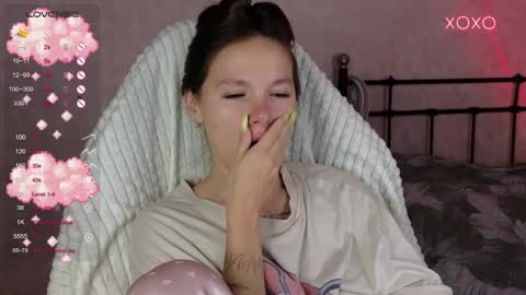 little moon online show from September 19, 9:47 pm