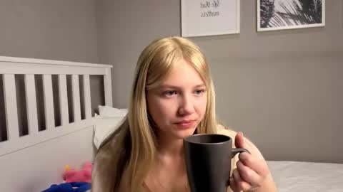 Emma online show from December 4, 11:12 am