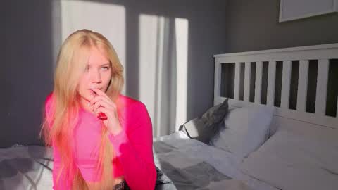 Emma online show from October 12, 9:12 am