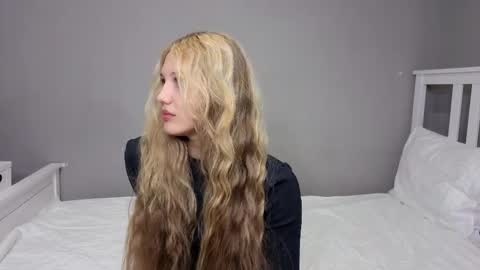 Emma online show from November 11, 9:50 am