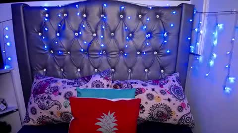   online show from February 13, 11:39 am