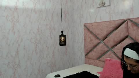 Lila online show from April 4, 12:59 pm