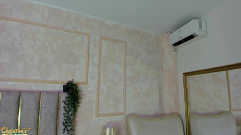 lila bailey  online show from September 8, 7:35 pm