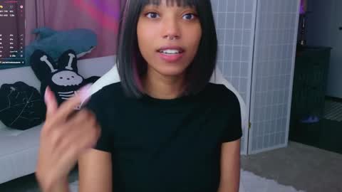 evie online show from January 14, 3:00 am