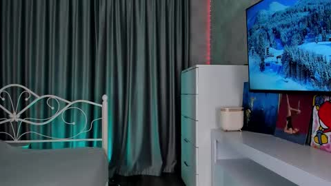 lilflexxy online show from December 5, 1:45 pm