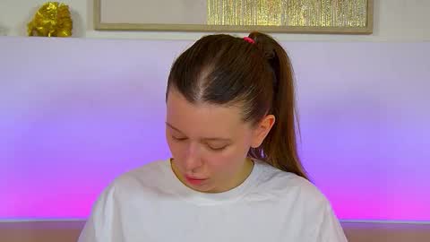 Mia online show from February 21, 6:58 am