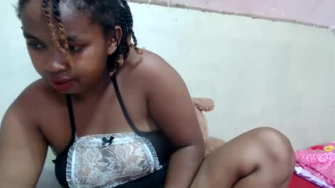 liliah online show from March 11, 7:03 am