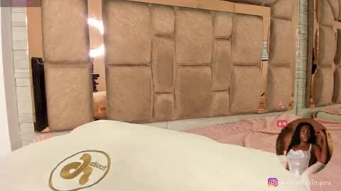 LILIAN  online show from April 17, 9:50 pm