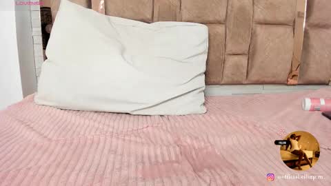 LILIAN  online show from February 26, 8:19 pm