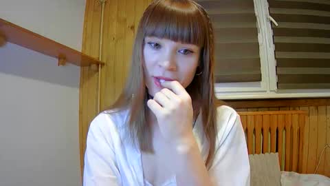 Lili online show from October 31, 8:35 pm