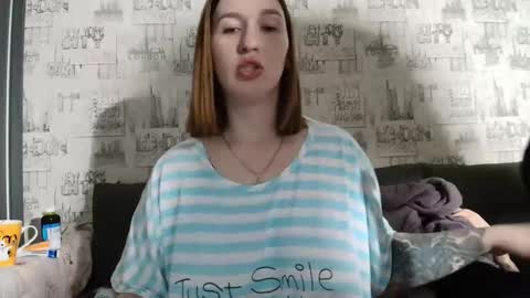 liliawoolf online show from September 19, 6:29 pm