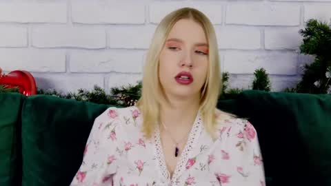 LiliLinn online show from January 15, 4:25 am