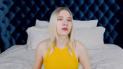 LiliLinn online show from December 28, 5:02 am