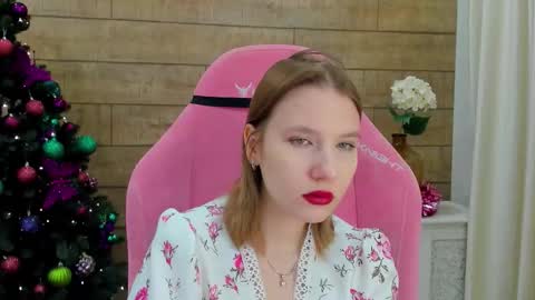 LiliLinn online show from December 22, 4:37 am