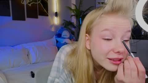 lililok101 online show from April 16, 3:29 am